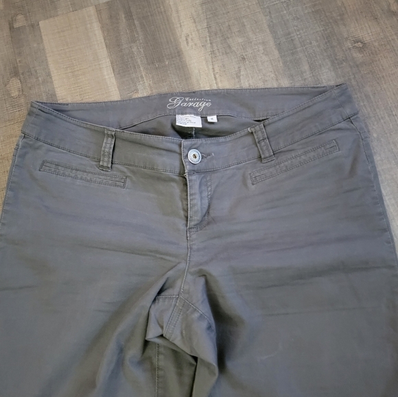 GARAGE Low Rise Flare pant size 11 - Picture 5 of 10